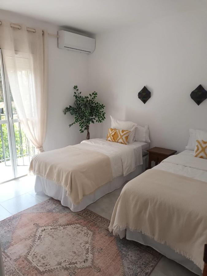 Nueva Nerja Pueblo Andaluz Casa Grafton Villa Luaran gambar